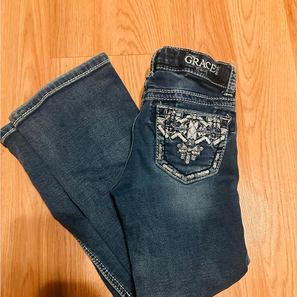 Girls Grace in LA jeans